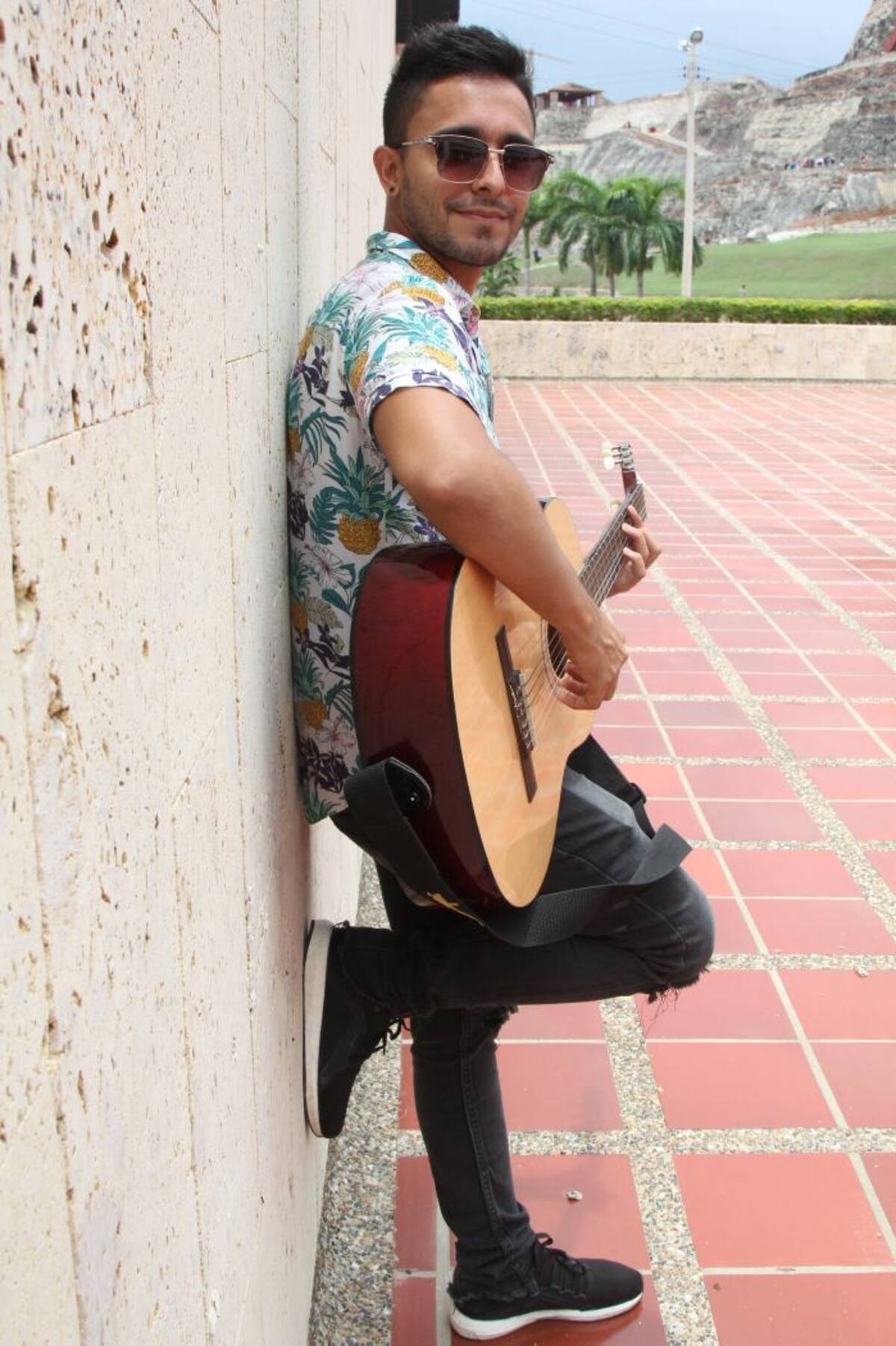 El artista estrena su más reciente sencillo ‘Oye corazón’, una canción perfecta para dedicar en la que reina el amor. Kailline Giraldo