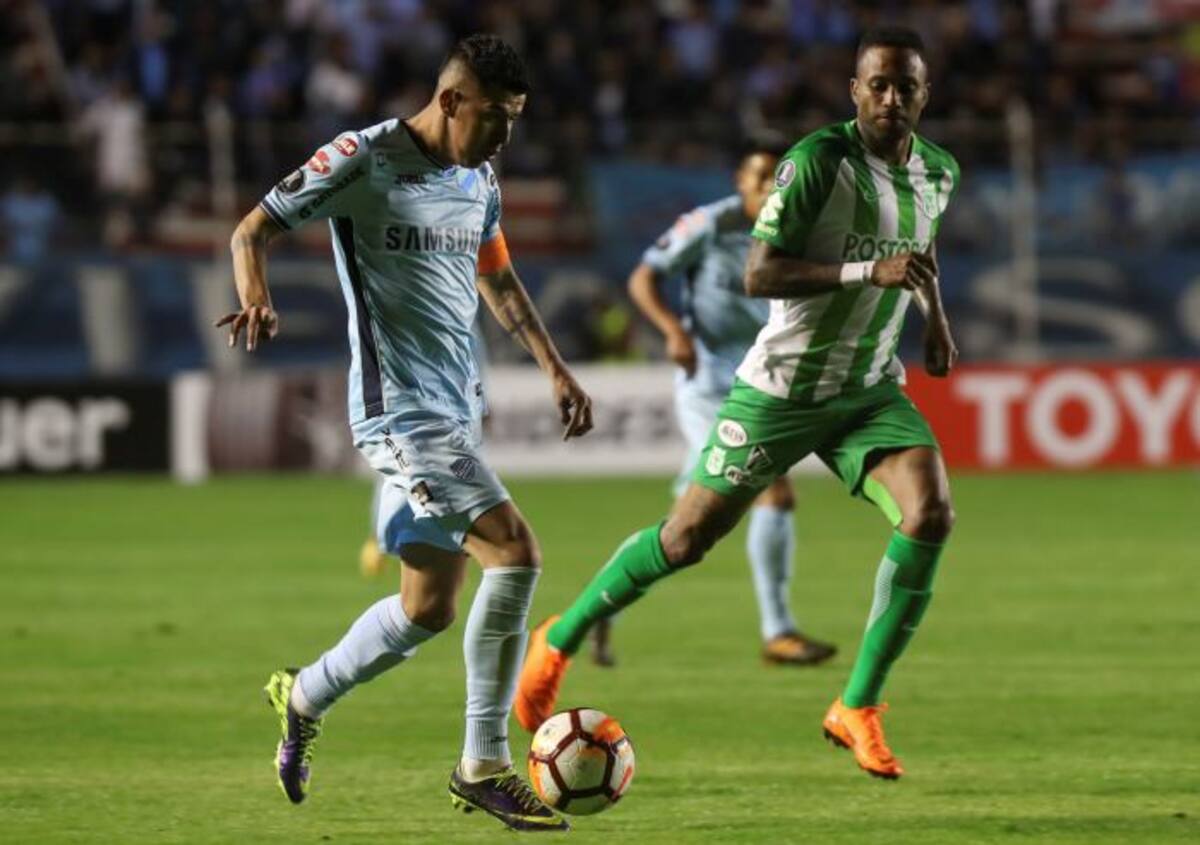 Al final el Atlético Nacional tuvo la gran opción de empatar el partido por medio de un tiro penalti que Reinaldo Lenis falló, con un remate que envió lejos del arco. EFE.