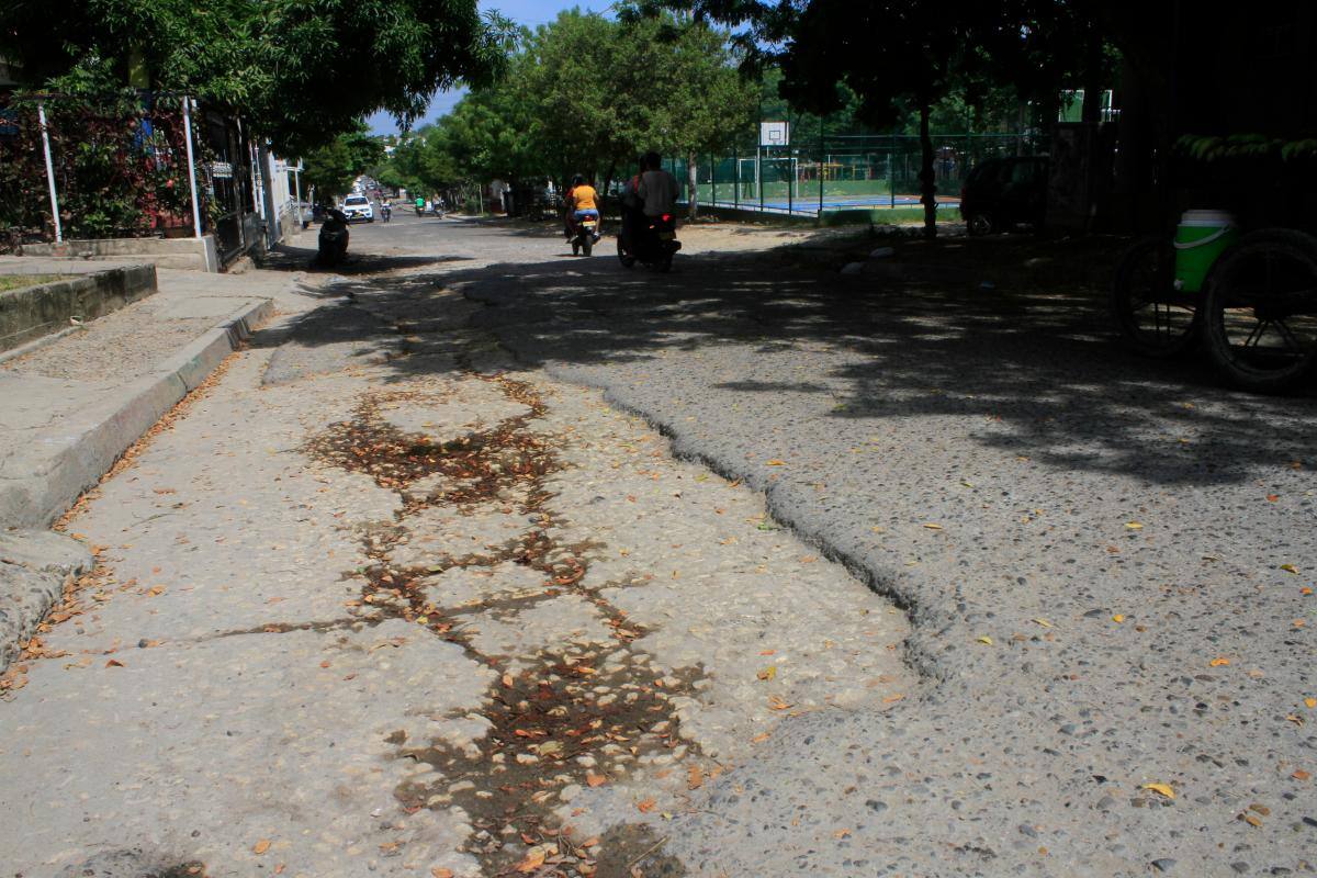Cuatro barrios de Cartagena suman 150 huecos en vías principales