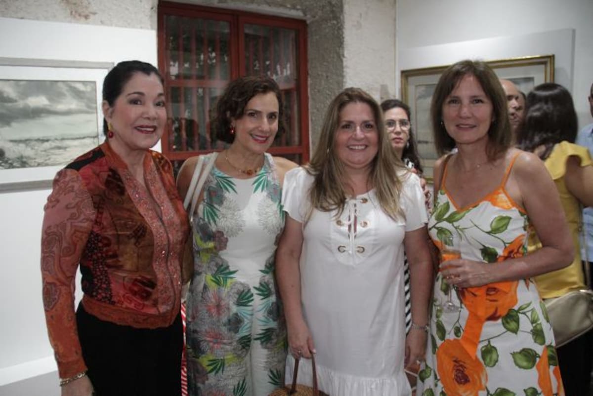 Gloria Paz, Florina Lemaitre, Ángela Mogollón, y Angelina Trucco. LUIS APARICIO