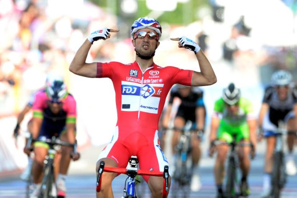Nacer Bouhanni ganó este martes la décima etapa del Giro de Italia. AP
