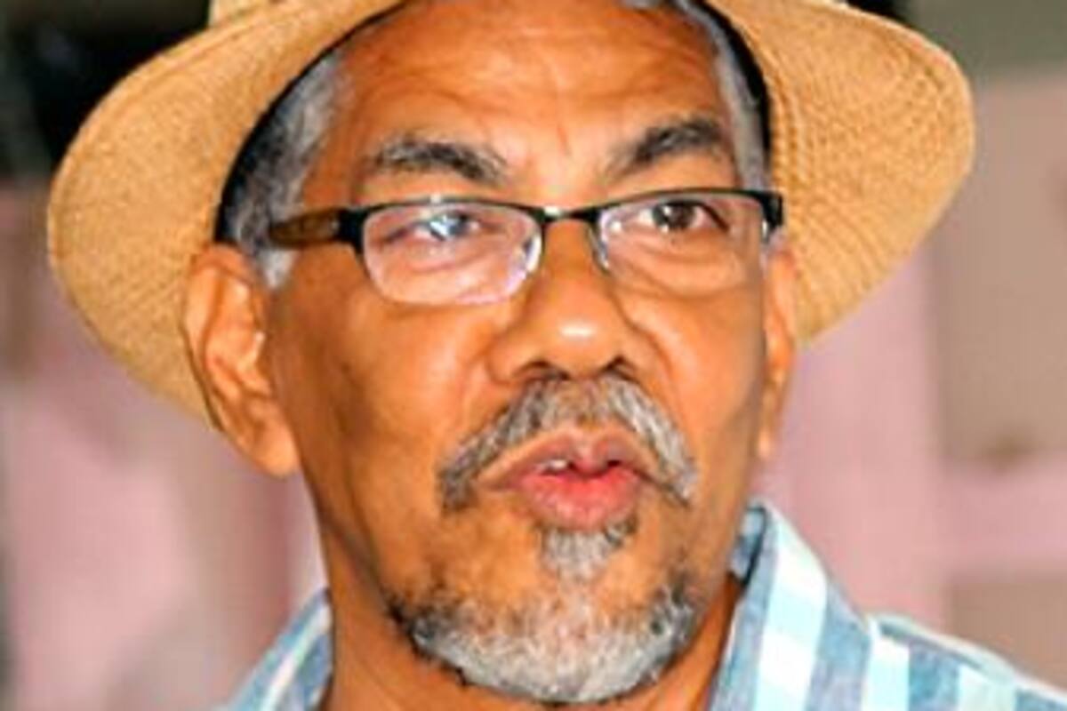 Rómulo Bustos, nominado al Premio Nacional de Poesía