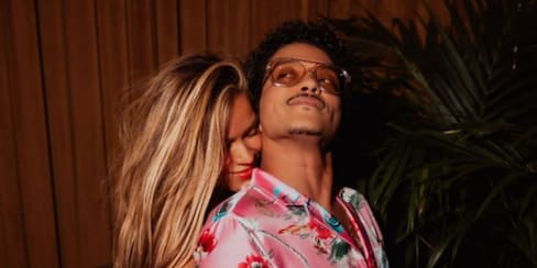 Bruno Mars reaccionó al baile de Karol G con Drake y lanzó un mensaje que encendió las redes