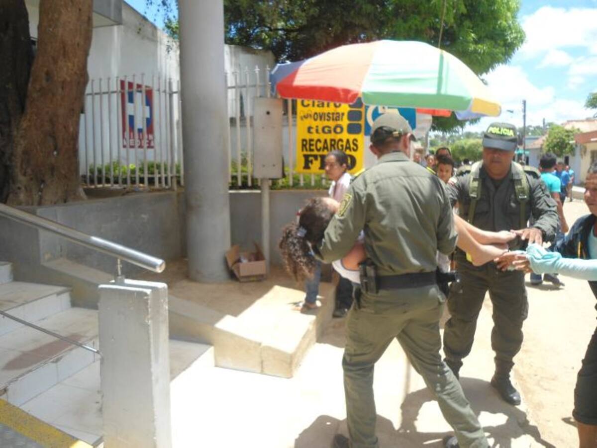 En El Carmen de Bolívar, 517 niñas padecen una “extraña enfermedad”, que ha sido asociada a la vacuna contra el VPH. Dolores en el pecho y de cabeza, dificultad para respirar, así como en las extremidades y hormigueo, convulsiones fuertes y desmayos, son algunos de los síntomas que presentan las niñas. //ARCHIVO - EL UNIVERSAL