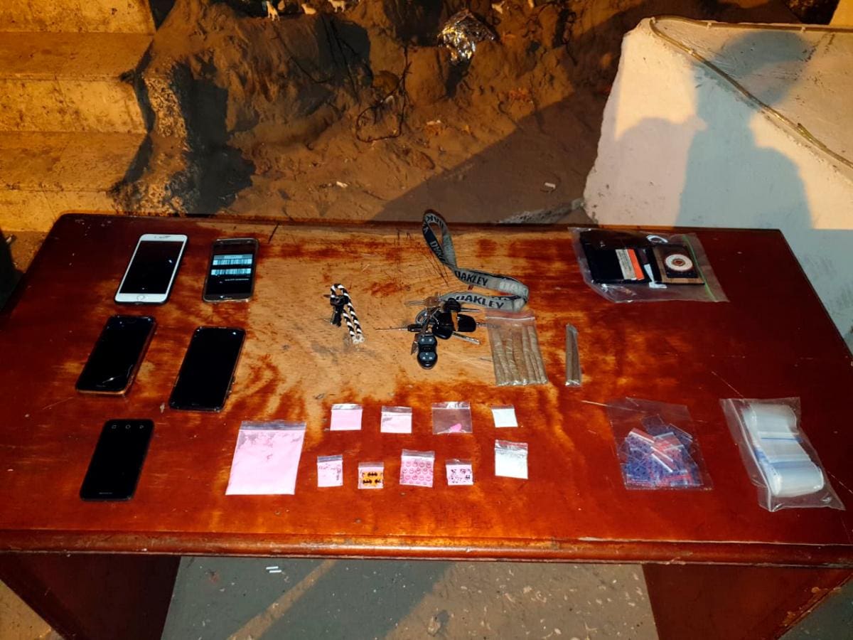 La Policía se incautó de 100 dosis de ‘Tusi’, 30 dosis de cocaína, 20 dosis de coca y 80 dosis de marihuana.
