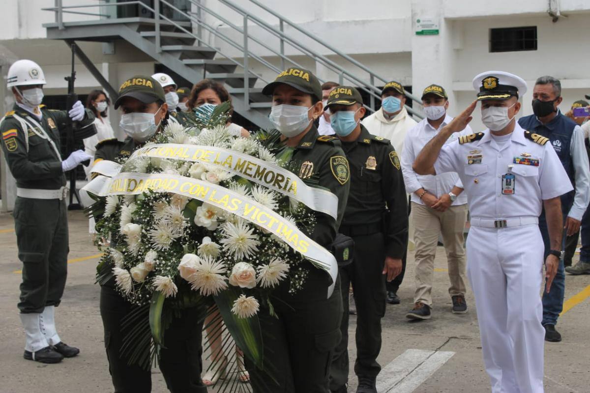 Una de las ceremonias tuvo lugar en la plaza de armas de la Policía Sucre.