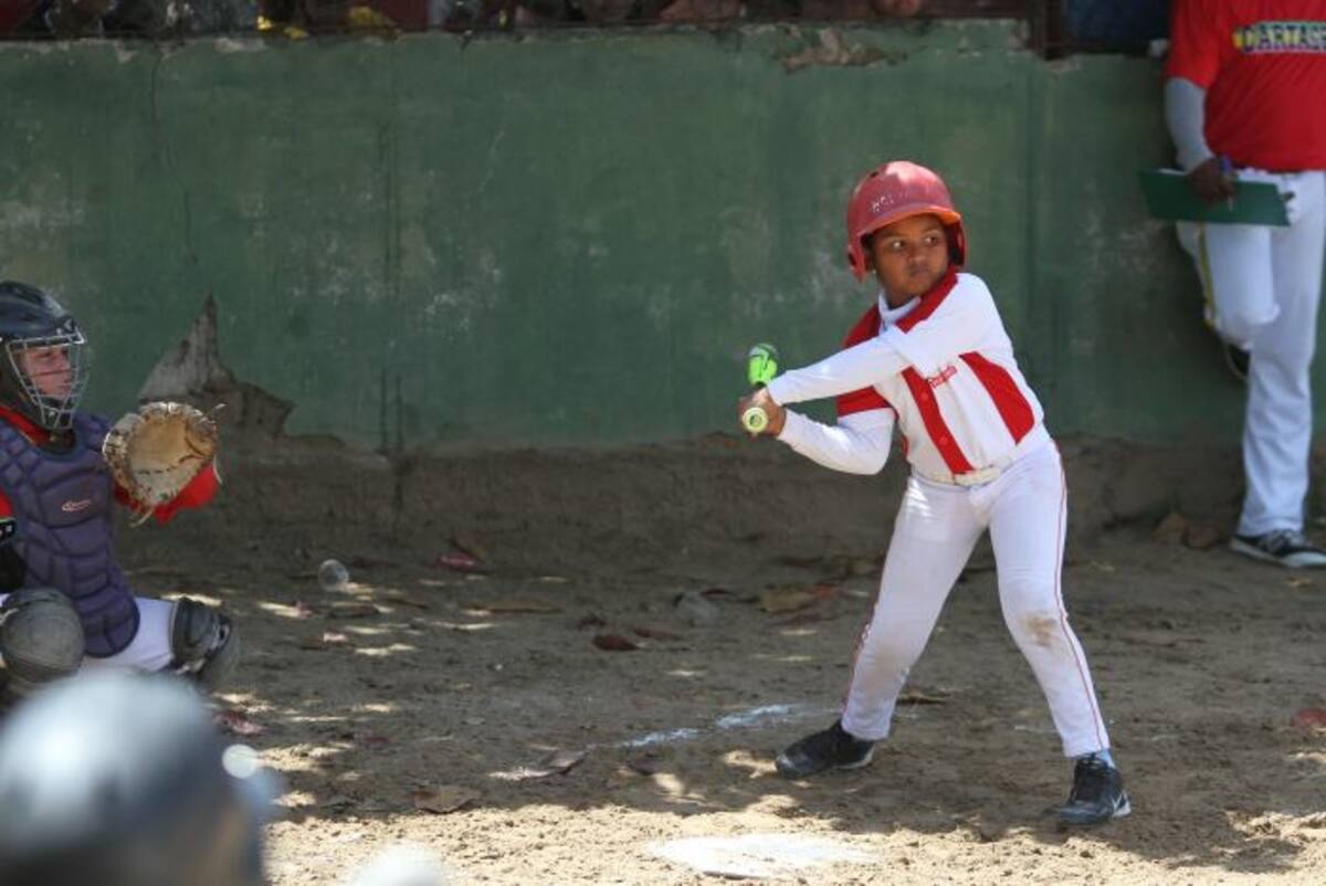 Anyella Cedeño, la niña cordobesa que impresionó en el Festival 'Día del Peloterito'. Óscar Díaz Acosta-El Universal