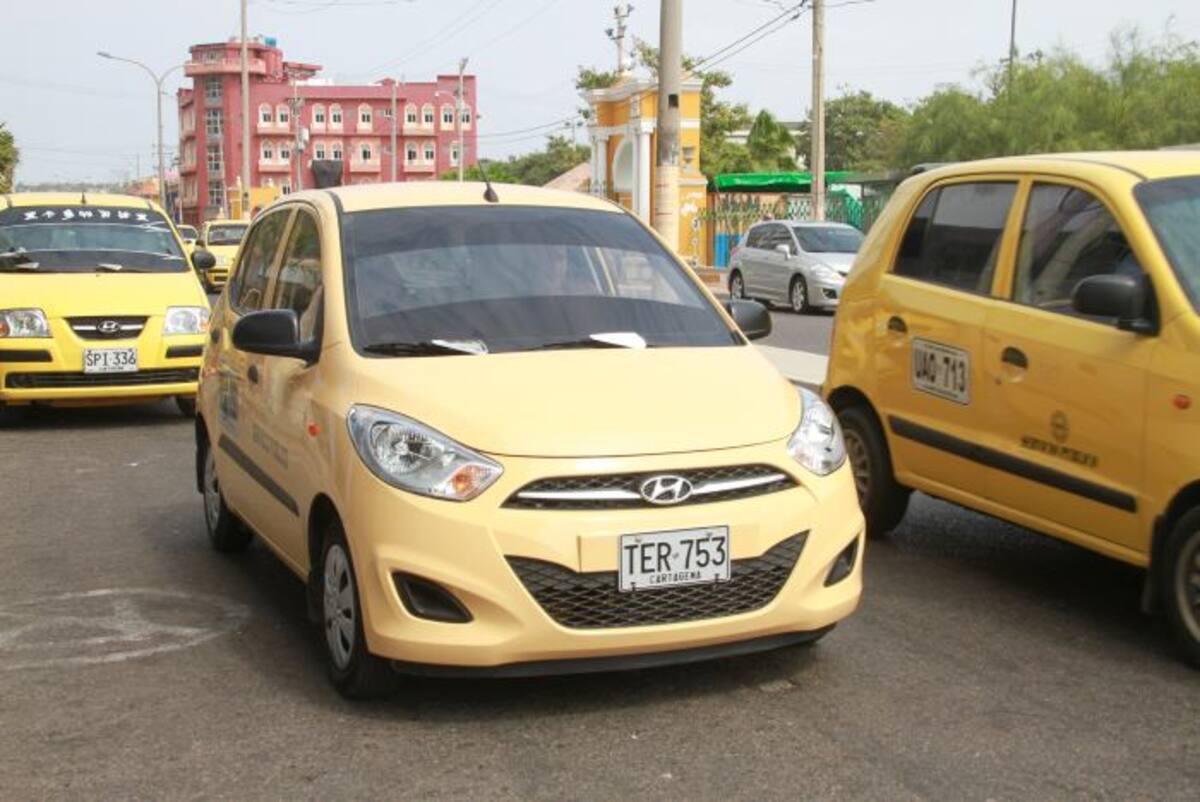 El gremio de taxistas de Cartagena no debe cobrar recargos por aire acondicionado ni por horarios nocturnos. Archivo