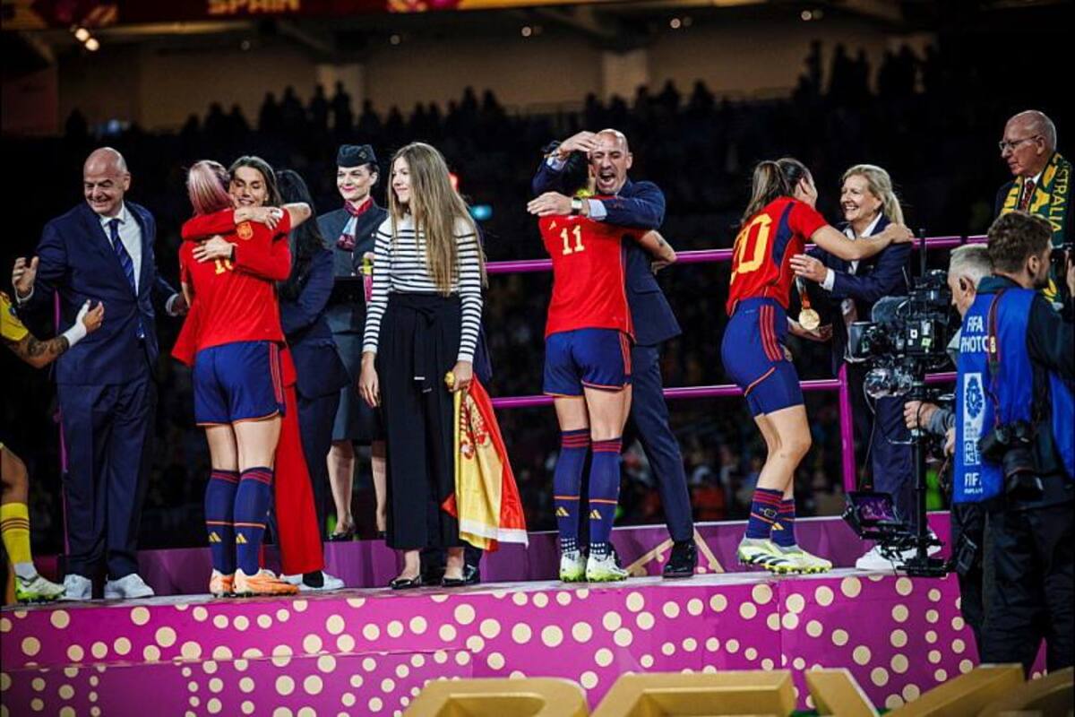 Jenni Hermoso responde sobre su ausencia en la convocatoria de España