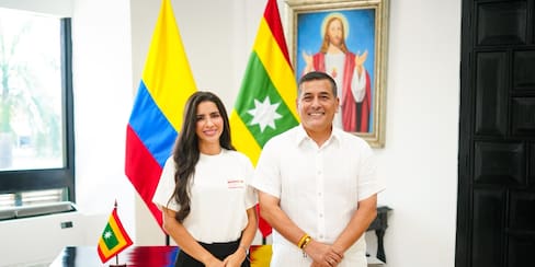 Dumek Turbay posesiona a Angélica Hernández como gerente del Gran Malecón del Mar