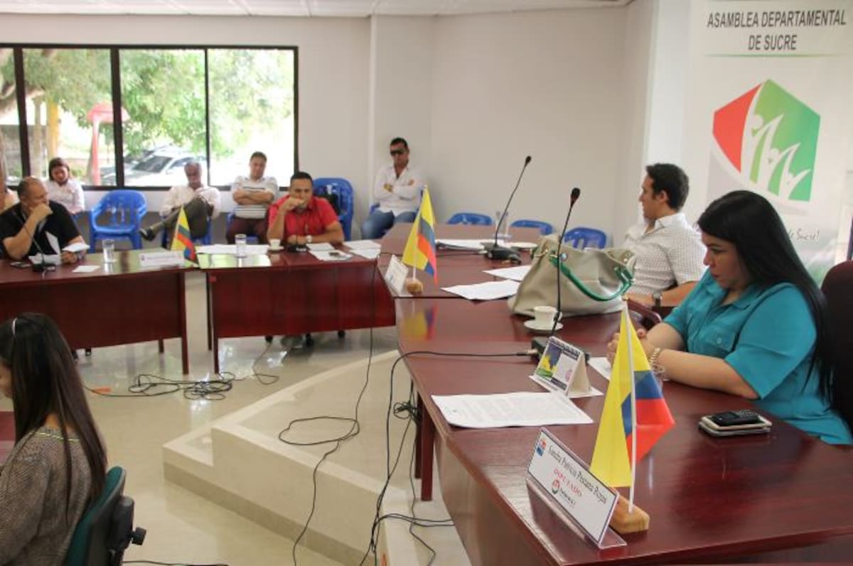 La Asamblea en Sucre abre convocatoria para inscripción de aspirantes a Contralor y secretario de la Duma archivo