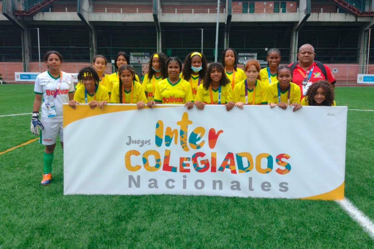 Bolívar, campeón del fútbol femenino Intercolegial