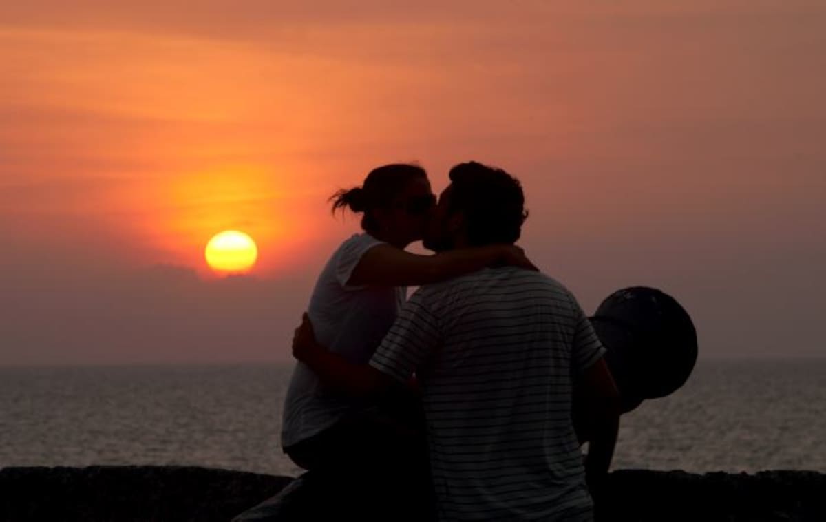 Los norteamericanos, europeos, mexicanos y venezolanos son los que más buscan mujeres colombianas para casarse, según lo aseguran las agencias matrimoniales. FOTO ILUSTRACIÓN - AP