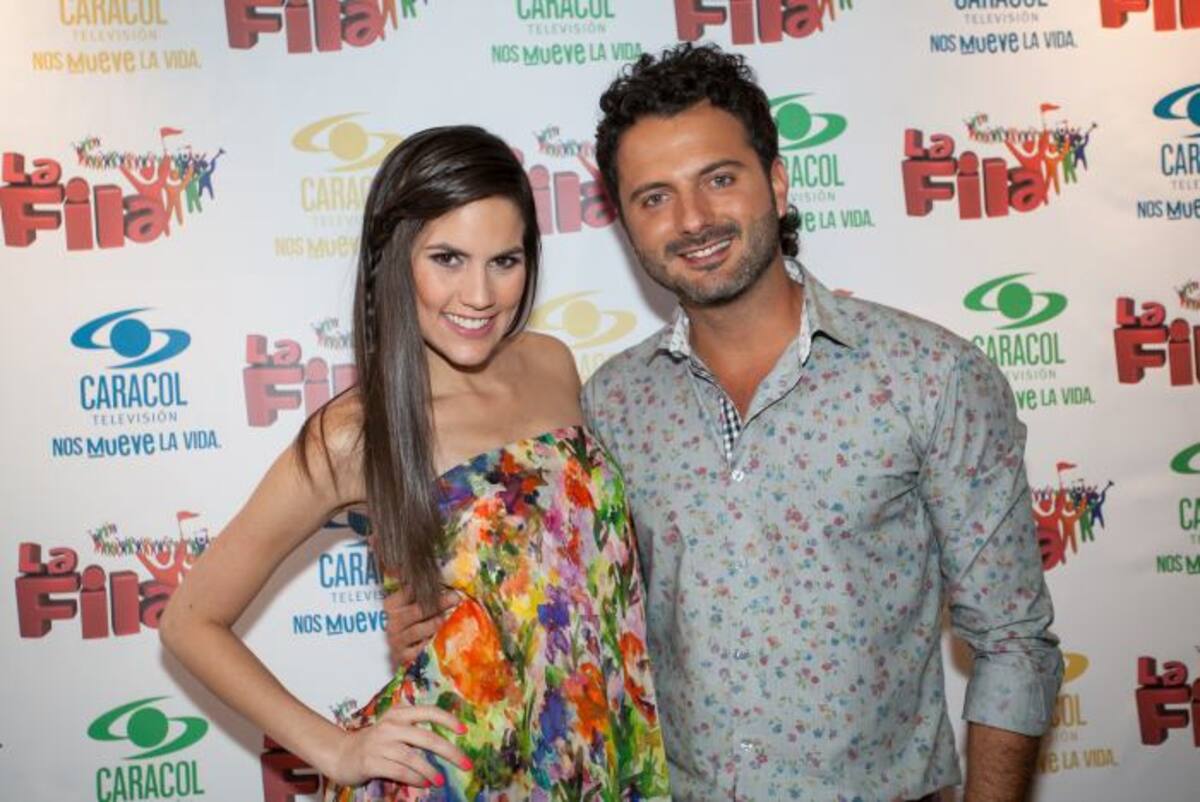 Linda Palma y Mario Espitia, presentadores de La Fila. CORTESÍA