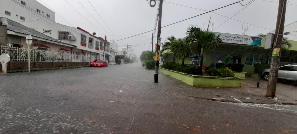 Calle inundada en Amberes. // Aroldo Mestre