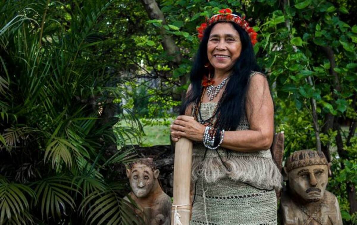 Alba Eiragui, poeta indígena de Paraguay, en Medellín. Cortesía