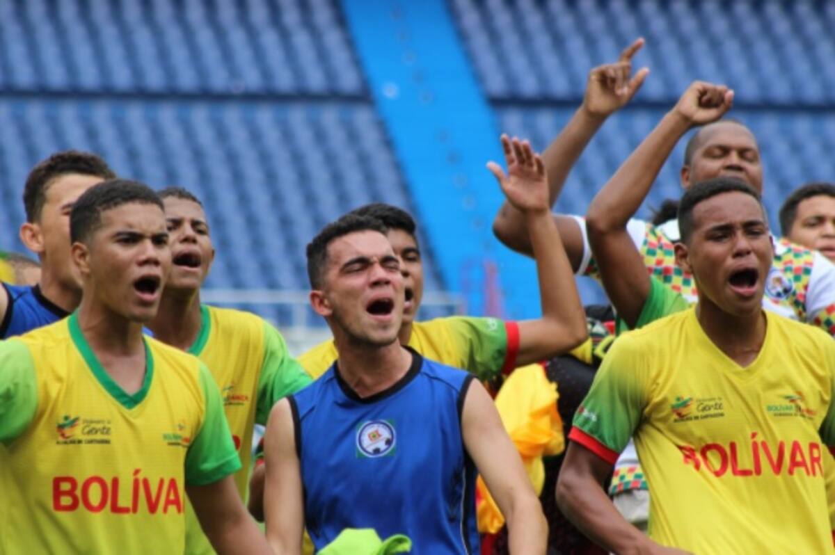 La Selección Bolívar celebra su clasificación a la final. Tomado de Twitter @LigafutbolAtl