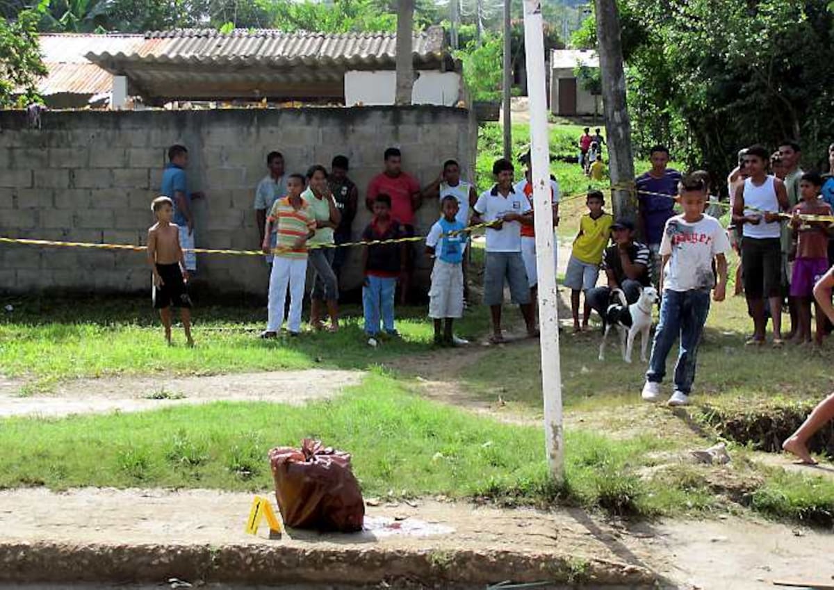 Al parecer, el feto pretendían hacerlo pasar como basura para que el camión recolector se lo llevara.