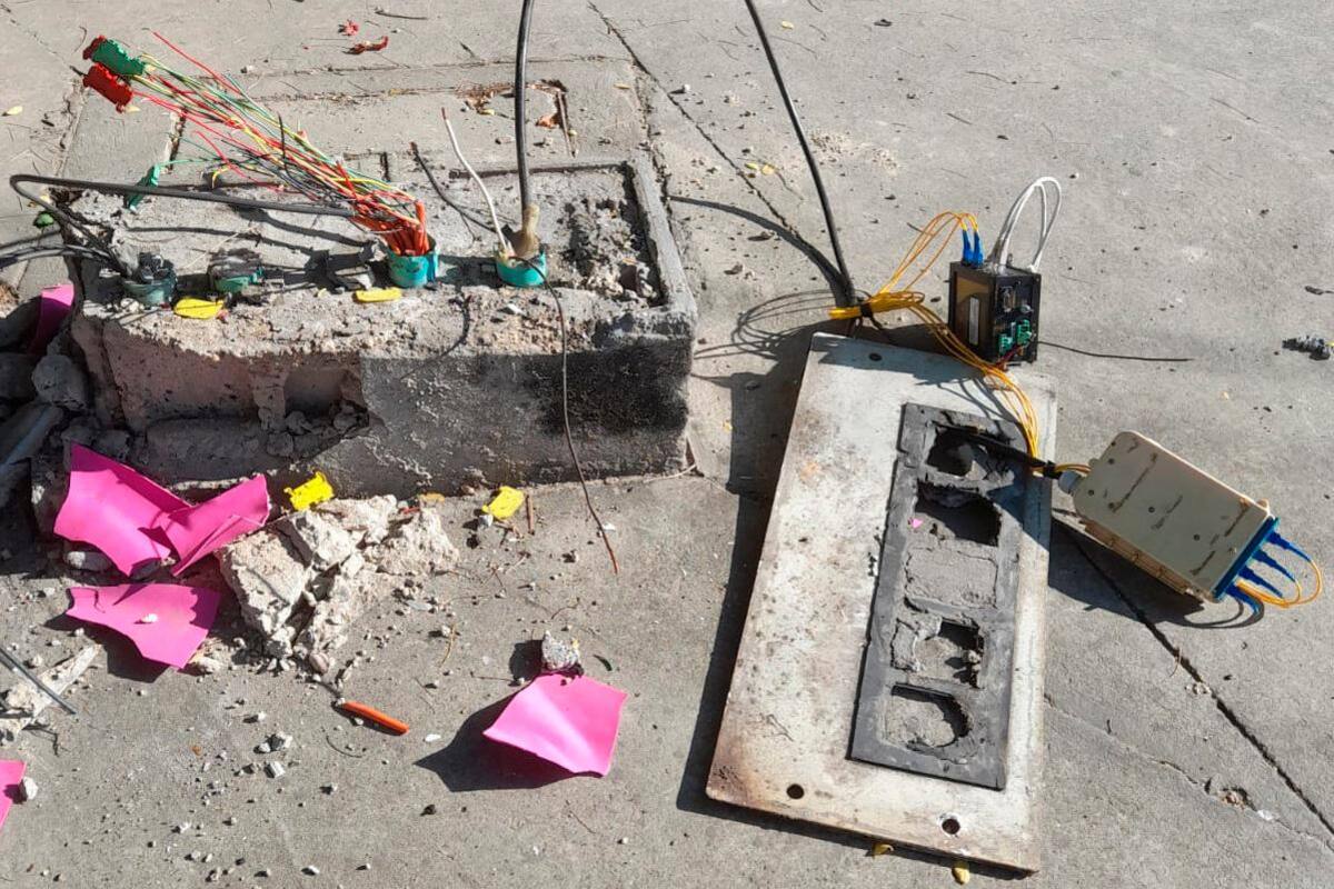 Nuevo acto de vandalismo, rompieron semáforos frente al Mall Plaza