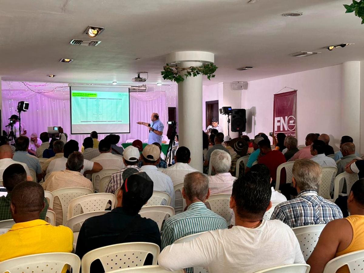 Encuentro de ganaderos y la Agencia Nacional de Tierras, ANT, en Fundación (Magdalena) para la divulgación del Acuerdo de Tierras de Fedegán y el Gobierno nacional. // cortesía