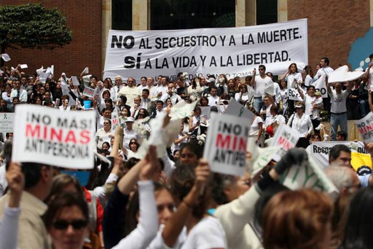 Mientras el Gobierno y las Farc se aprestan a comenzar los diálogos de paz, la sociedad civil exige claridad sobre los secuestrados, por ejemplo. COLPRENSA