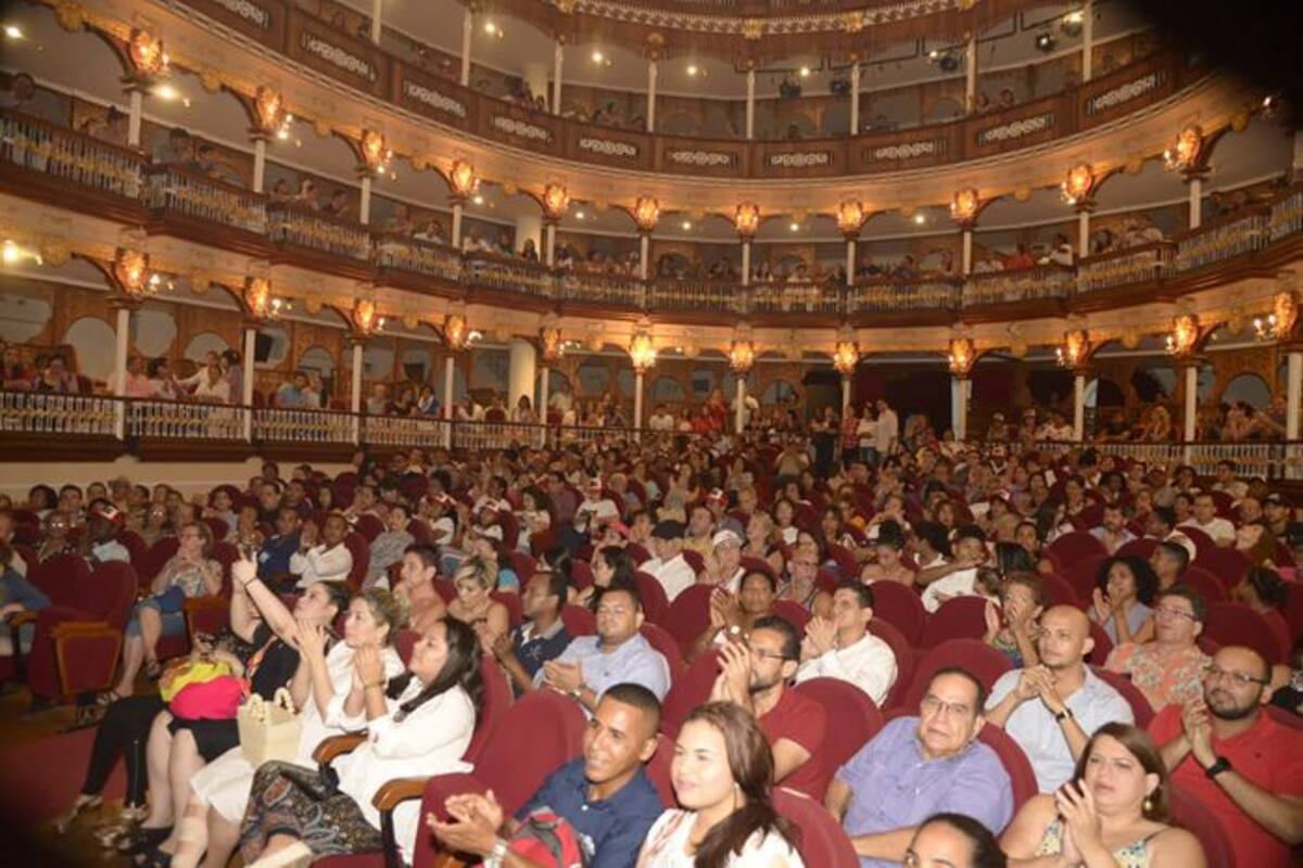 Teatro Adolfo Mejía cuenta con nueva dotación para el Hay Festival