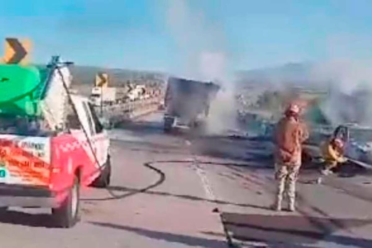 Video: 6 personas mueren y 53 resultan heridas tras choque entre bus y camión