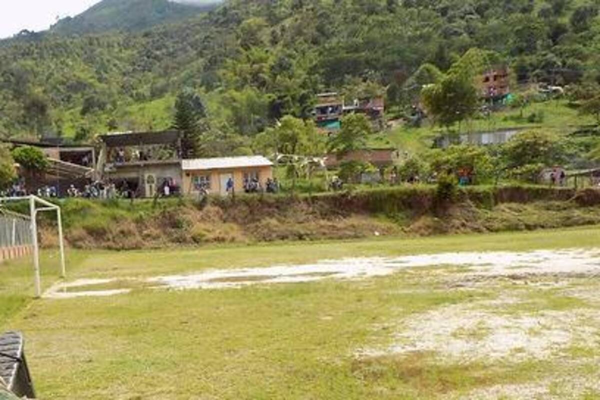 Grupo armado asesinó a líder campesino frente a su familia