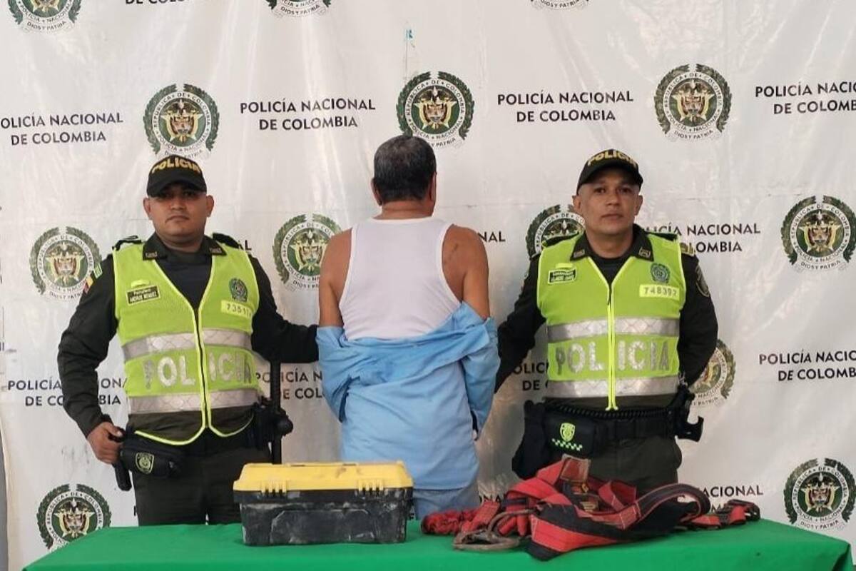Policía capturó a un hombre cuando manipulaba redes eléctricas