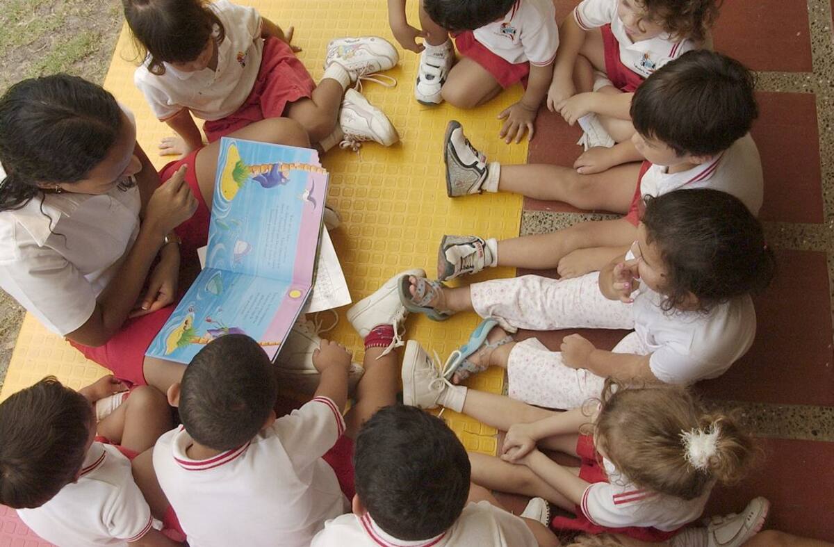 Al menos una semana antes, merque con sus hijos en busca de loncheras saludables y nutritivas EDUARDO HERRÁN