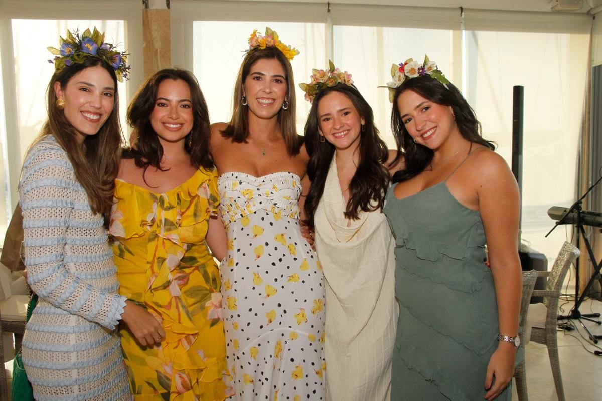 Daniela Chediak Martínez, Priscila Gómez Cabrales, Nicole Chediak Martínez, Mariana Martínez García y Manuela Martínez García.