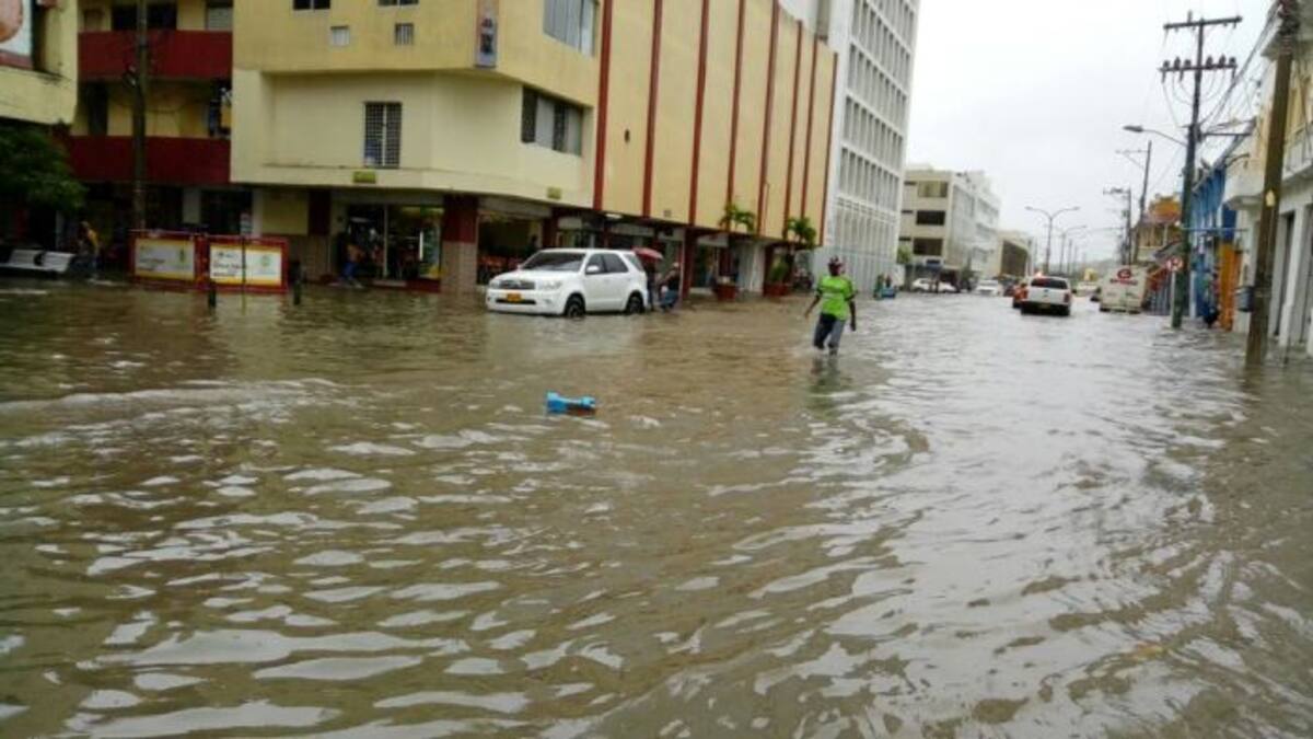 El Centro Histórico, El Socorro, San Fernando, El Educador, Las Palmeras, Villa Estrella, Fredonia y Rosedales fueron algunas de los barrios que reportaron inundaciones.