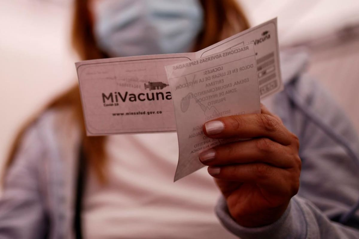 Comerciantes acogen con preocupación medida de exigir carnet de vacunación