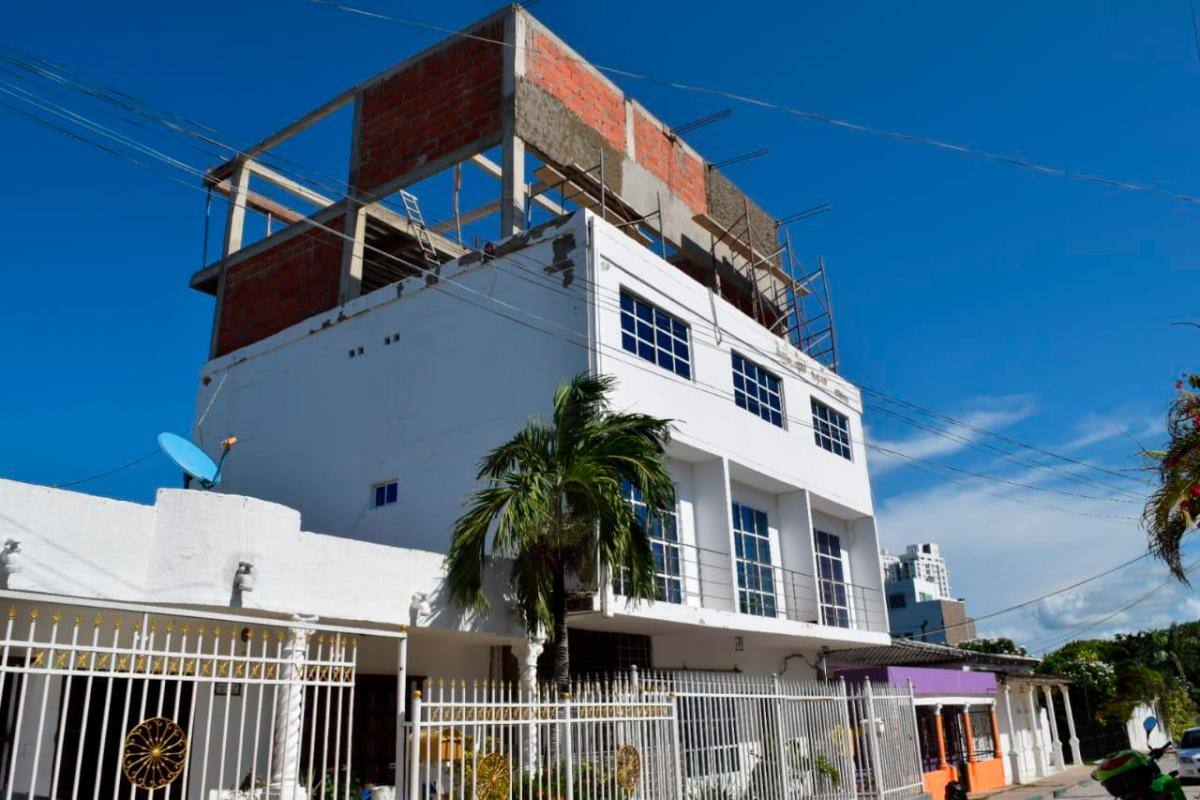 Sellan obra que se realizaba sin licencia de construcción