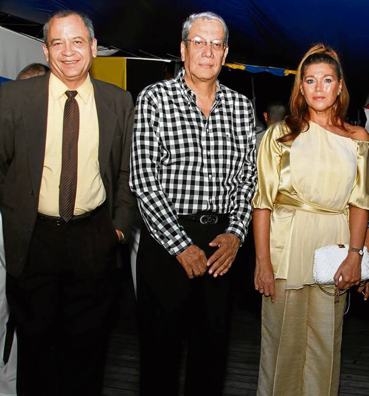 Jairo Ayola, Jorge Dávila Pestana, consul de Perú en Carta-gena, y Pilar González, cónsul de España. fotos Maruja Parra/El Universal/