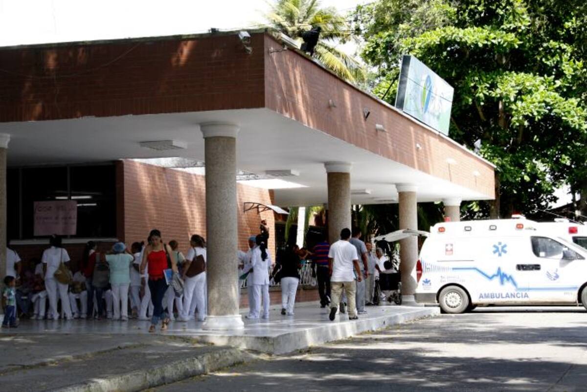 Solo urgencias vitales son atendidas en el HUS por el paro de trabajadores. MANUEL SANTIAGO PÉREZ/EL UNIVERSAL.