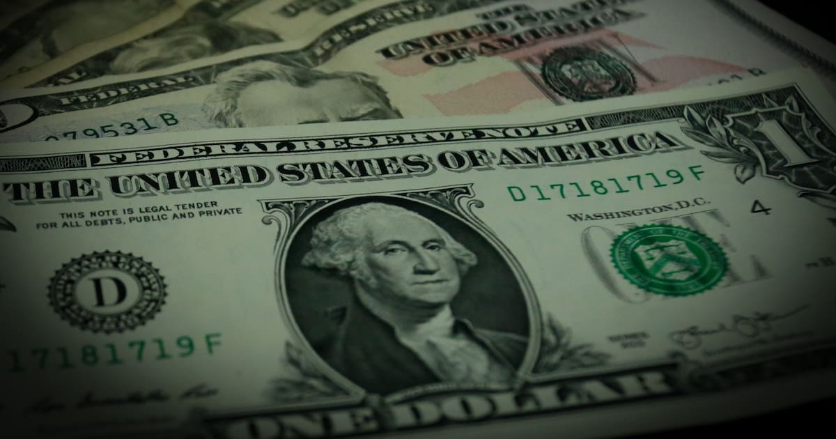 Dollar in Colombia remains down: how it closed this April 14, 2026