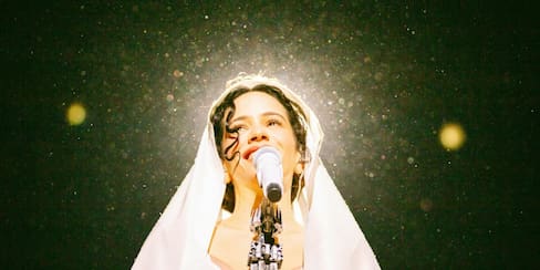 ¿Concierto o liturgia contemporánea? La consagración artística de Rosalía en el Lux Tour