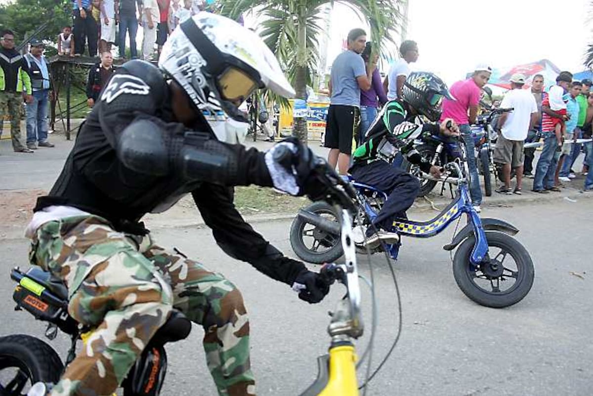 Nuevamente el motociclismo demostró ser uno de los deportes de mayor convocatoria en la ciudad de Sincelejo. MANUEL SANTIAGO PÉREZ.