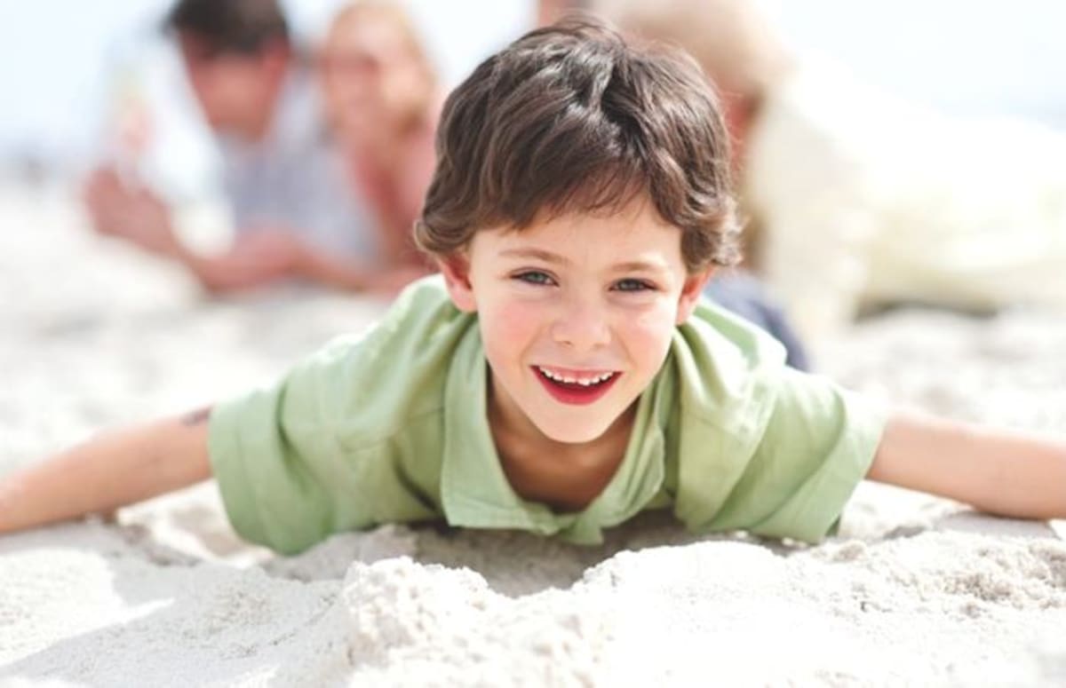 Es ideal que los pequeños pacientes tomen agua con frecuencia, especialmente si tienen una pérdida significativa como resultado de vómito o diarrea.