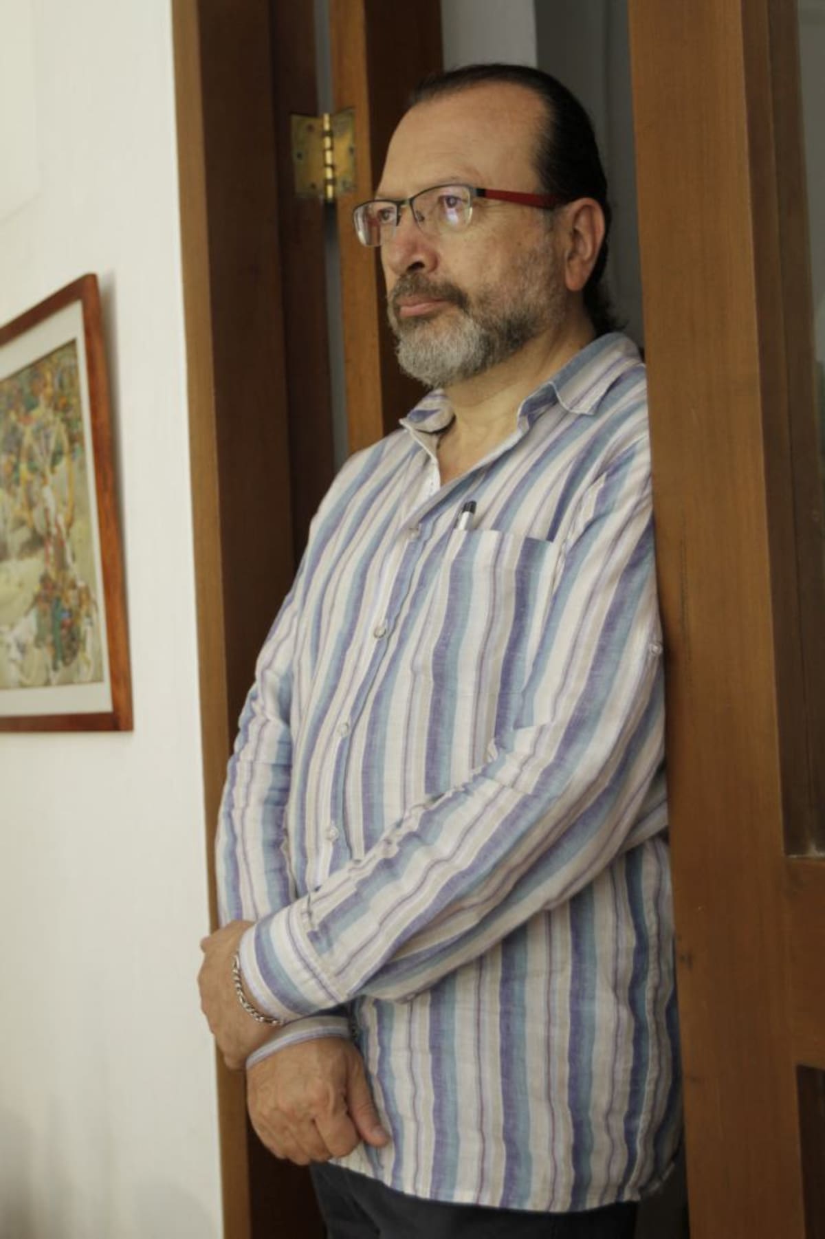 William Ospina en uno de los instantes de esta entrevista en Cartagena. Julio Castaño