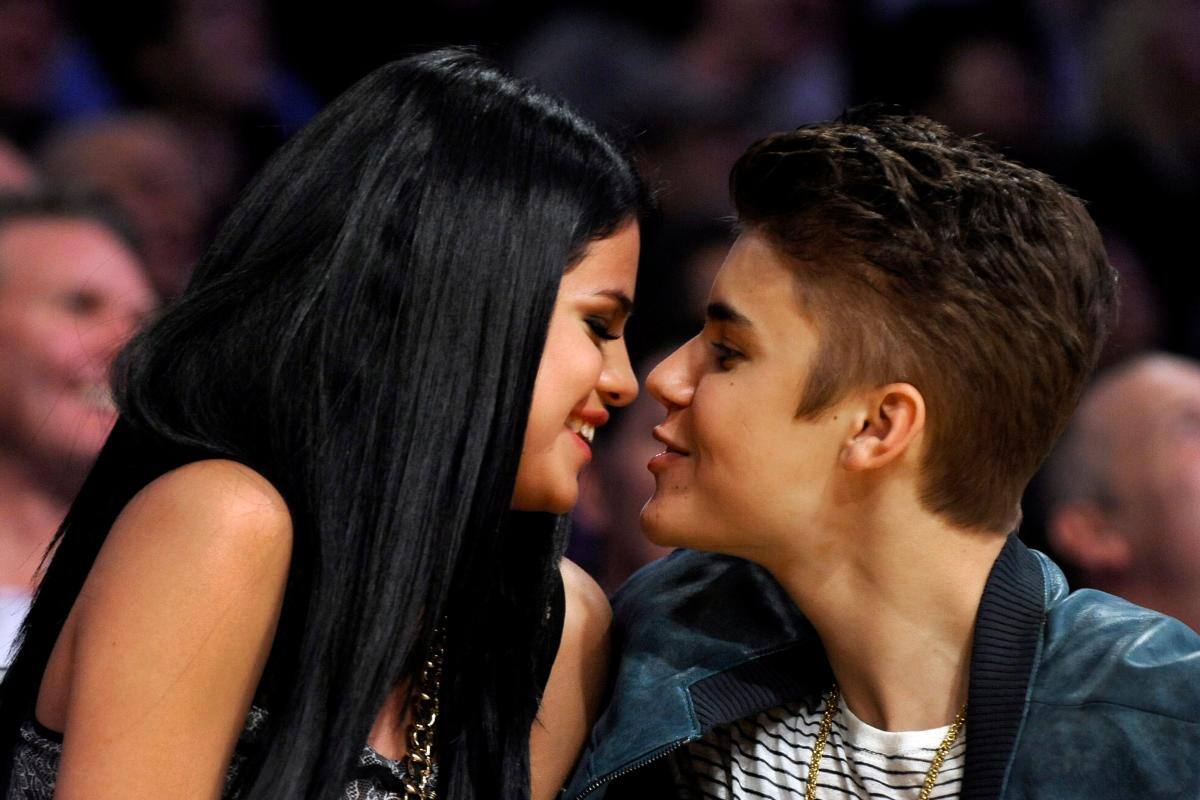 Selena Gómez dice que sufrió “abuso” emocional cuando fue pareja de Bieber