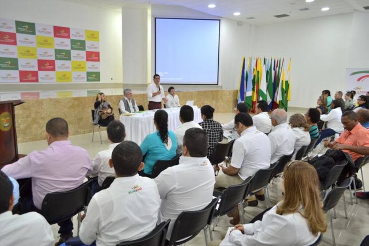 El Primer COmité de Justicia Transicional se realizó con la presencia de los alcaldes de Bolívar en la sede de la Gobernación en Turbaco. Cortesía
