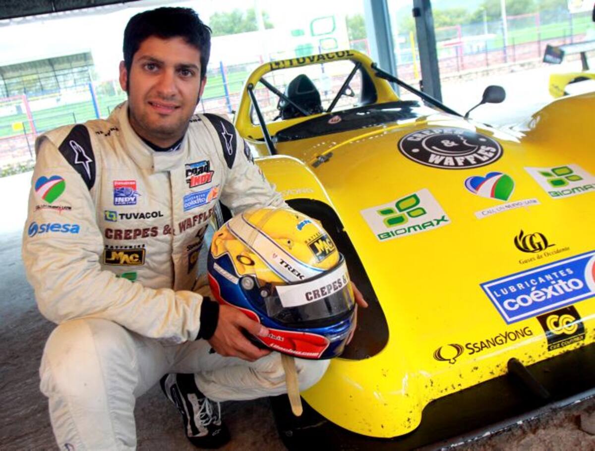 El piloto colombiano Gustavo Yacamán presentó este miércoles la categoría en la que correrá la temporada 2013, que será la Grand Am Series de Estados Unidos. COLPRENSA