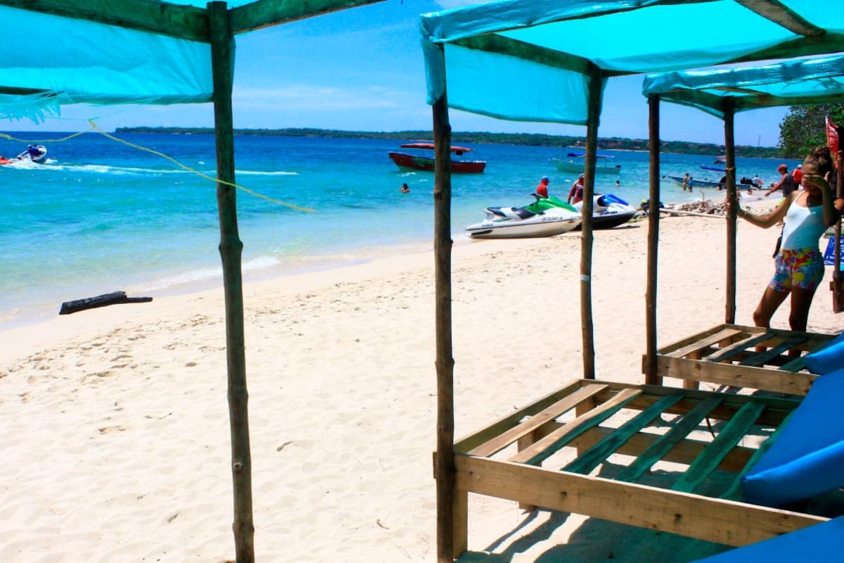 ¿Qué pasó con el turismo en Playa Blanca? Esto dicen los trabajadores