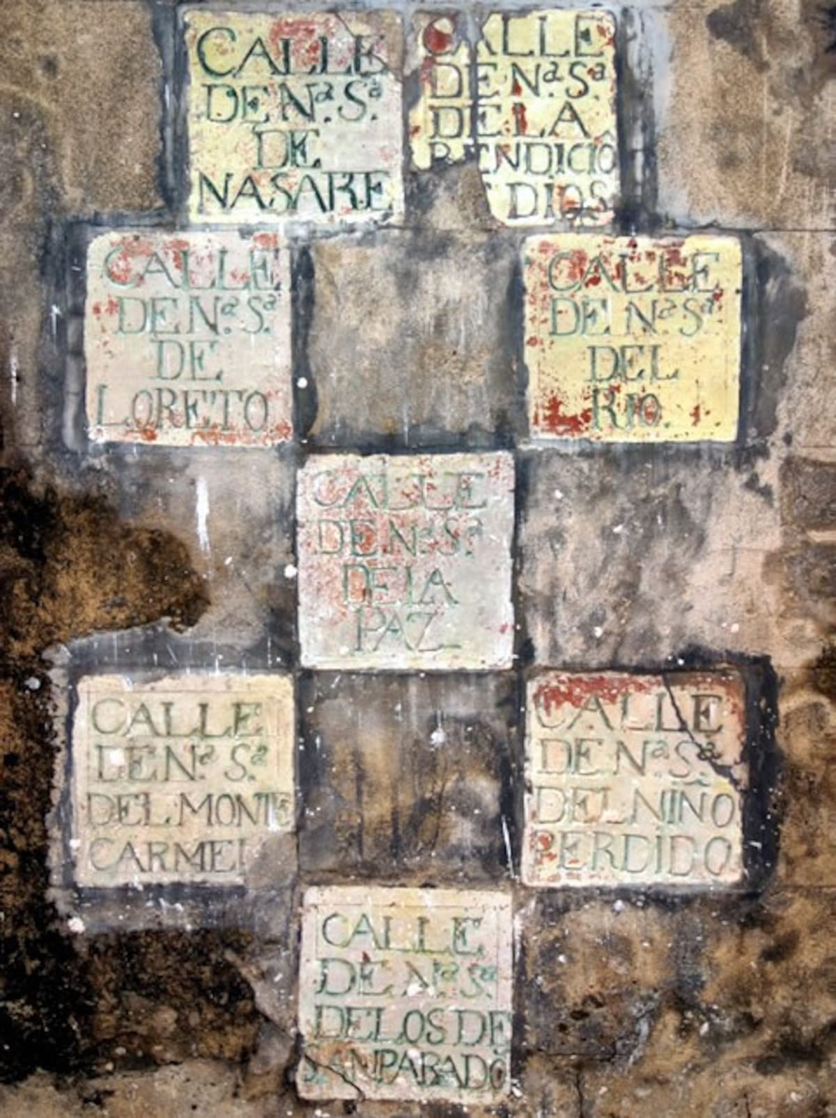 Placas con nomenclaturas antiguas de las calles del centro