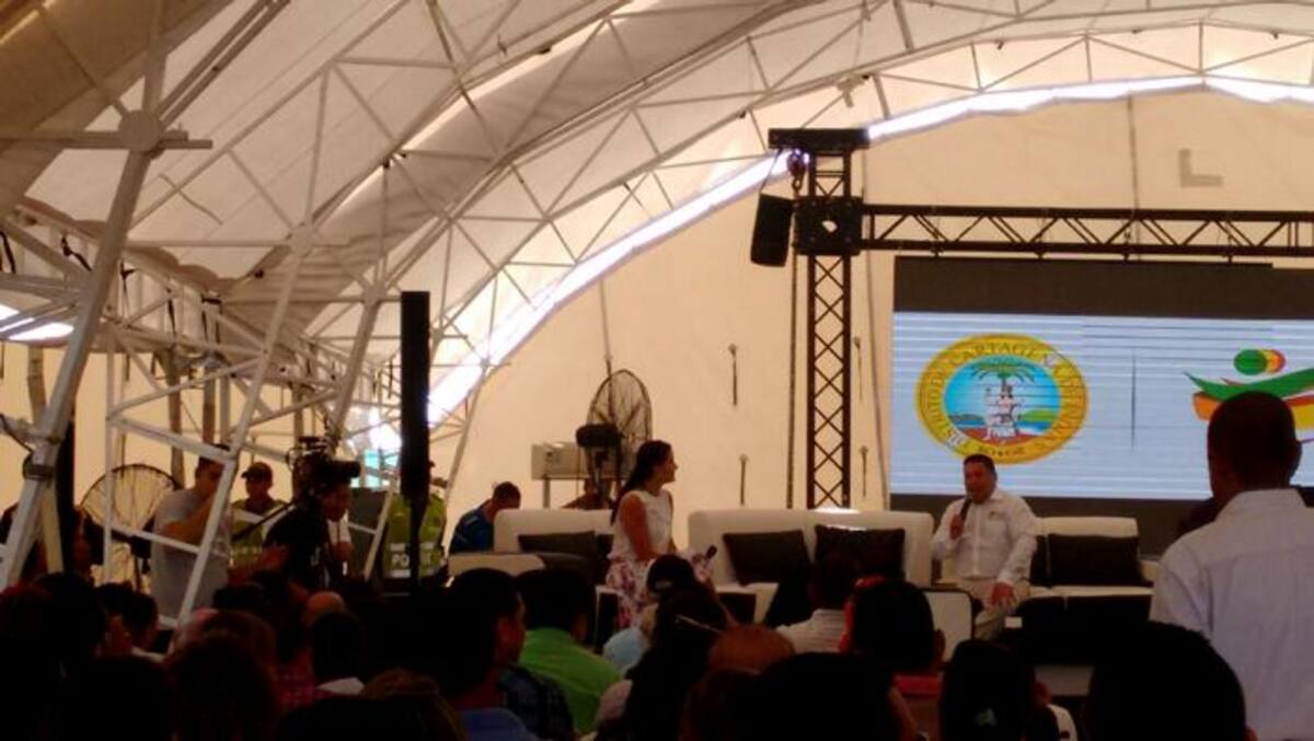 La rendición se realiza en el patio portal de Transcaribe.