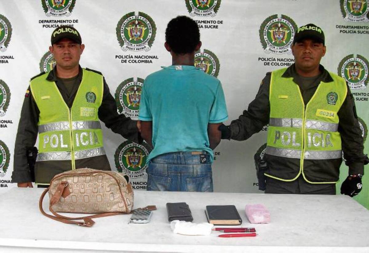 El menor de 15 años de edad, quedó a órdenes de las autoridades correspondientes.
