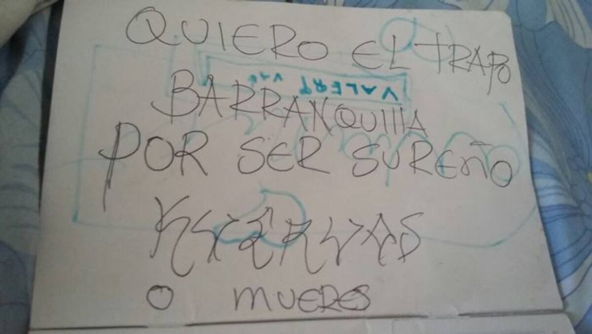 Texto que dejaron en la casa de Alexander Mejía. COLPRENSA