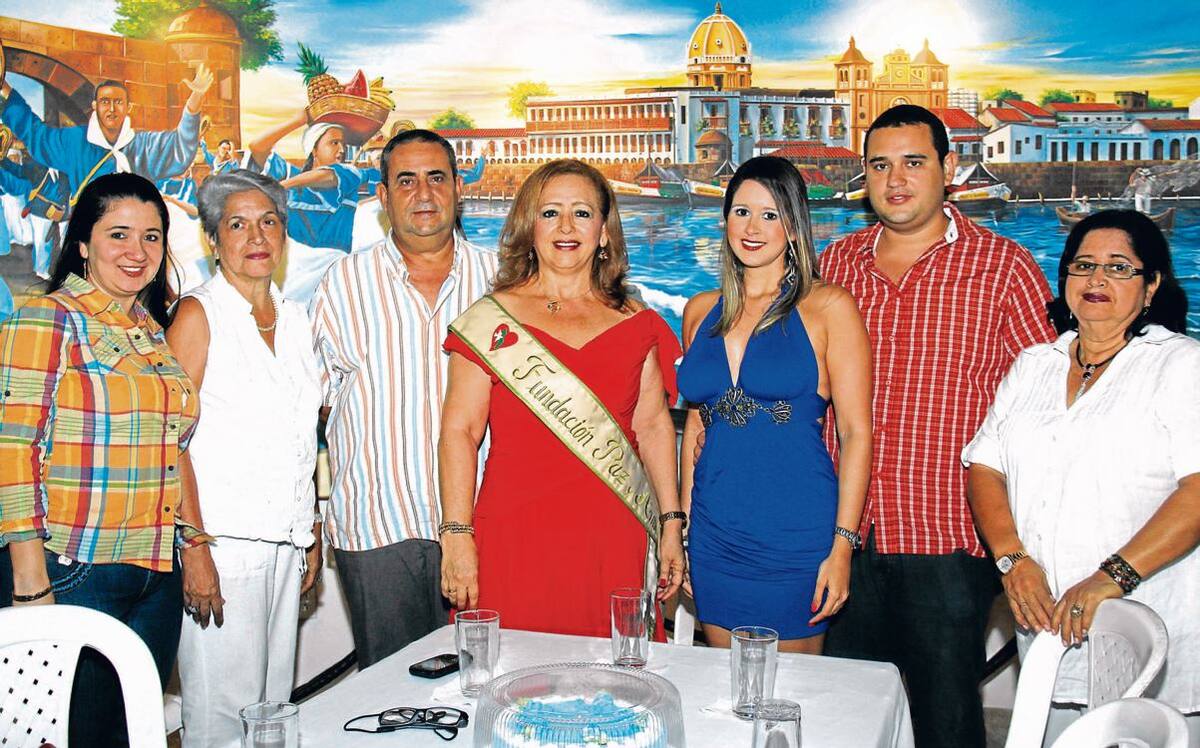 Luz Elena Pastor, Eliana Castro, Luis Alfredo Romano, Luz Elena de Romano, Erika Carvajal, Luis Alfonso Romano y Ma-riela de Carvajal. Fotos Kailline Giraldo/El Universal/